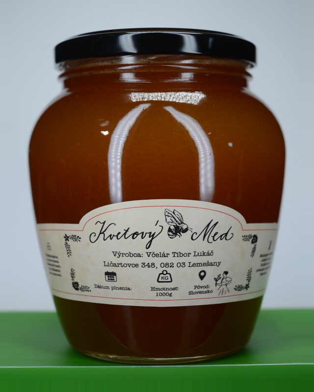 Sklo tmavého jantárového medu s etiketou, 1000 g.
